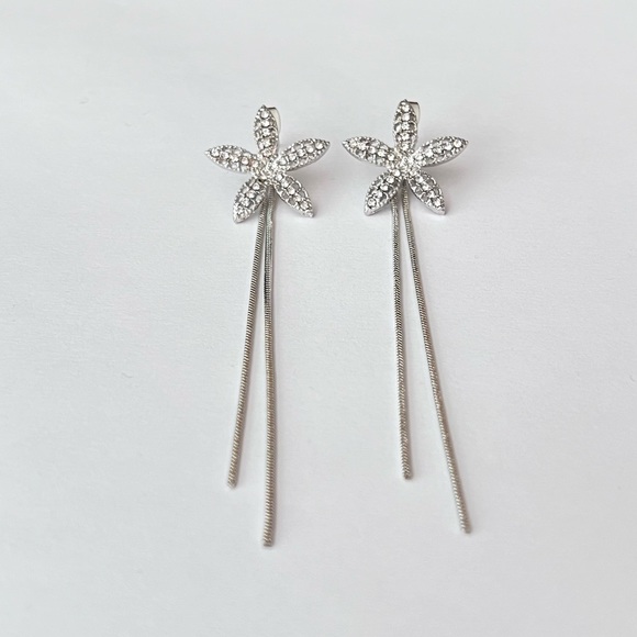 Cubic zirconia flower tassel dangle earrings silver - Picture 3 of 3